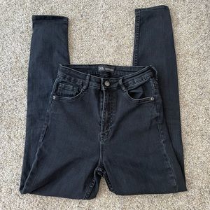 4/$20 ❤️‍🔥 ZARA High Waisted Jeans